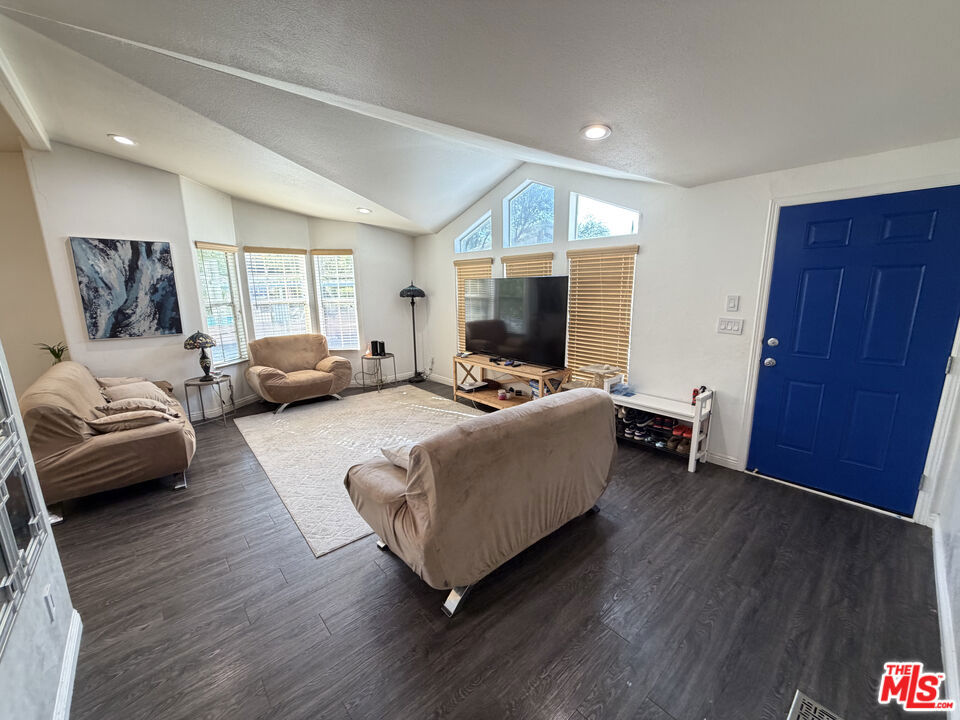 4201 S Topanga Canyon Boulevard 28