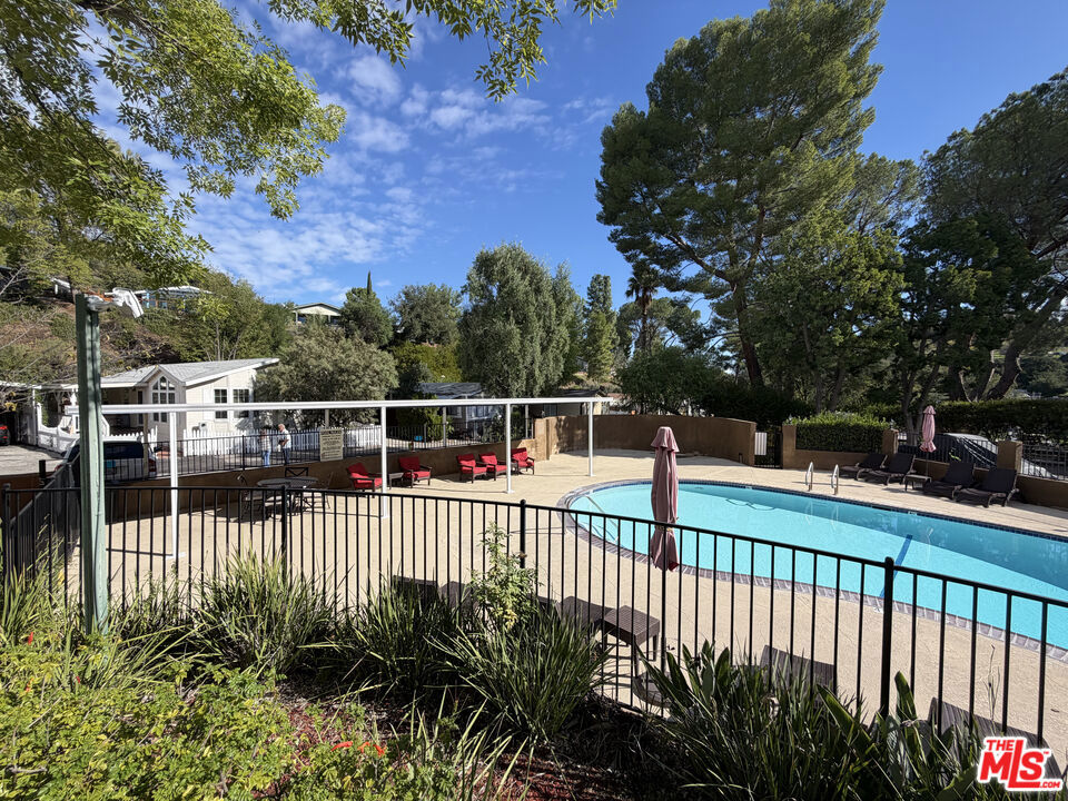 4201 Topanga Canyon Boulevard 28