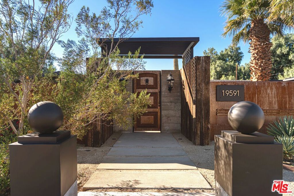 19591 Prickly Pear Trail