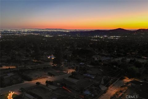 591 Devonwood Altadena CA 91001
