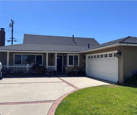 Photo of 14901 Quill Circle Cir, Huntington Beach, CA 92647 (MLS # OC26127979)