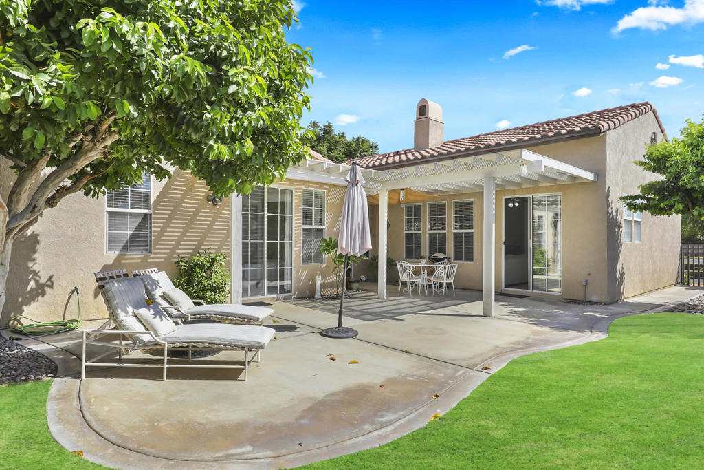 Mira Flores - Residential