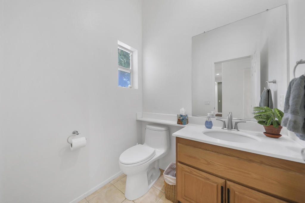 Mira Flores - Residential