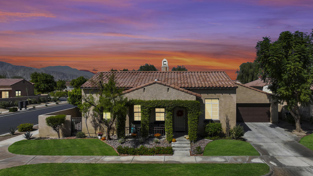 Mira Flores - Residential