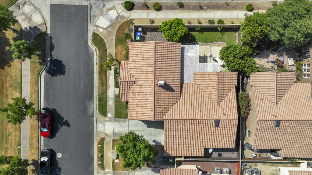 Mira Flores - Residential