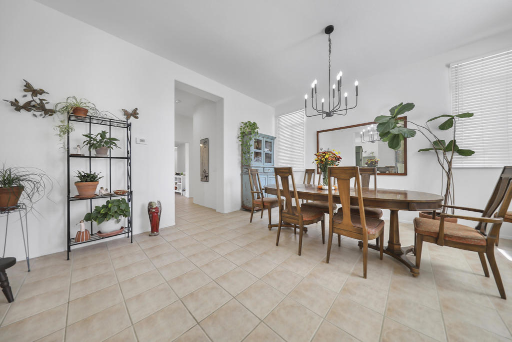 Mira Flores - Residential