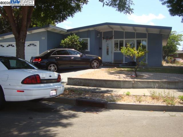 PARKMEAD 3Bedroom - 2 Bath - 2Car garage. COMPLETELY REMODELED 2 Years ago.