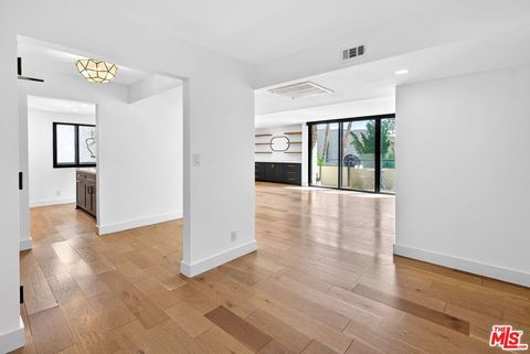 Photo of 10535 Wilshire Boulevard #411, Los Angeles, CA 90024 (MLS # 26659901)