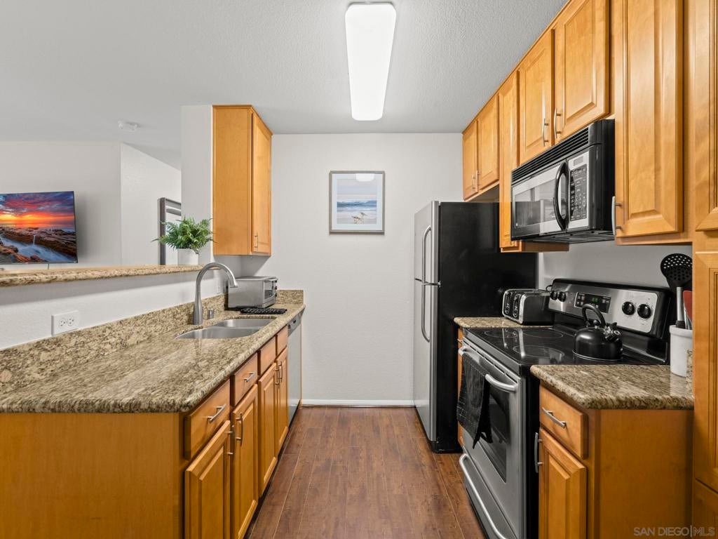 1970 Columbia St 312