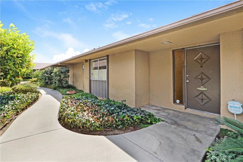 Photo of 180 E Parkdale, San Bernardino, CA 92404 (MLS # DW26193288)