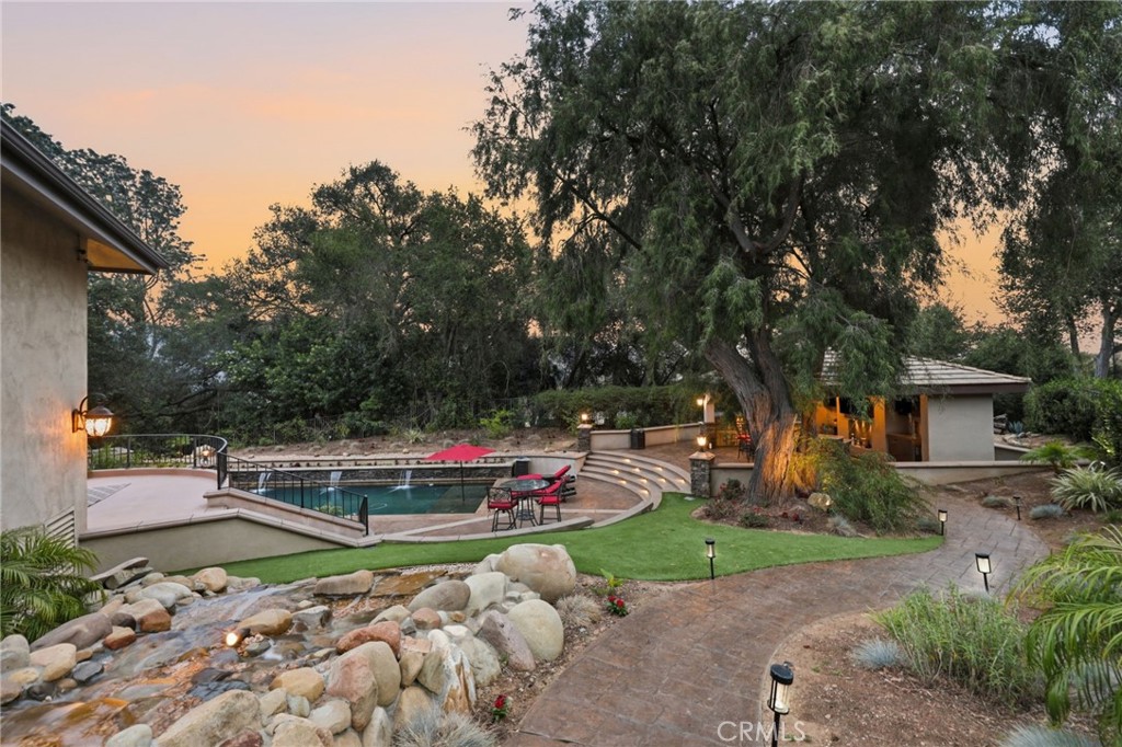 664 Manor Ridge Road