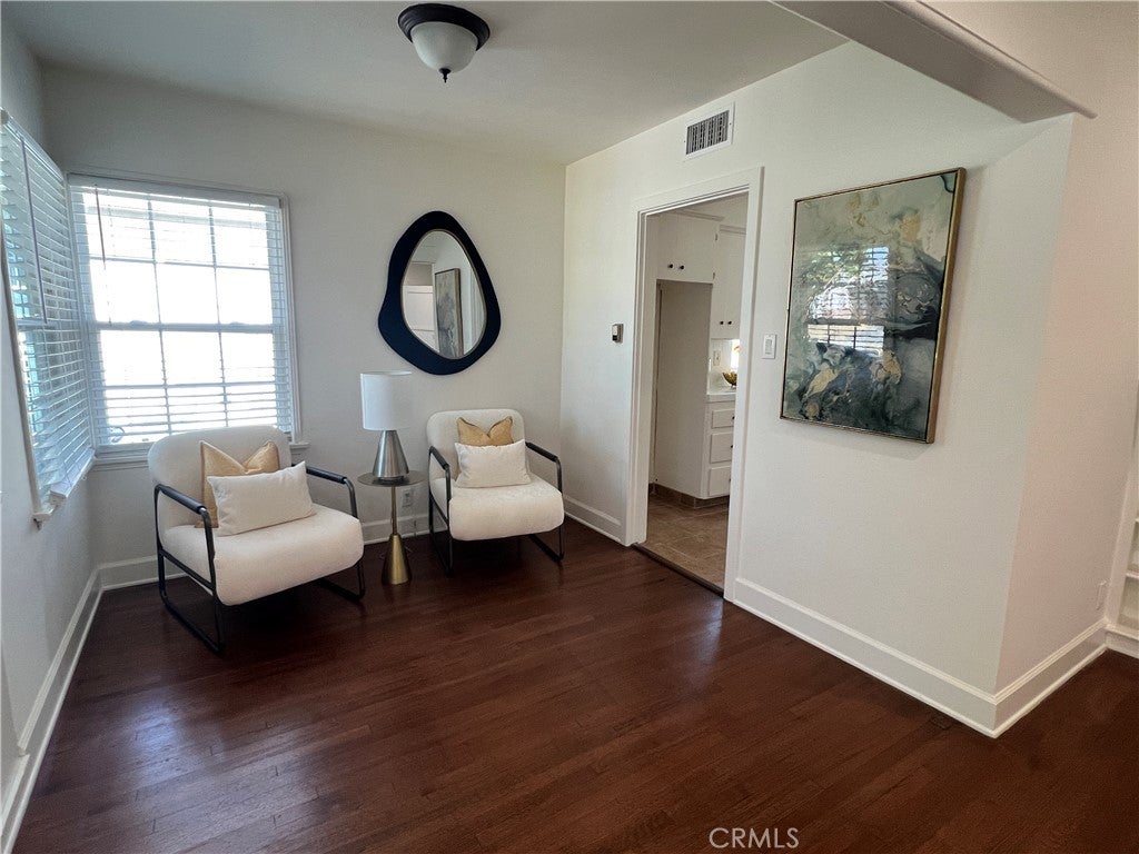 324 W Chestnut