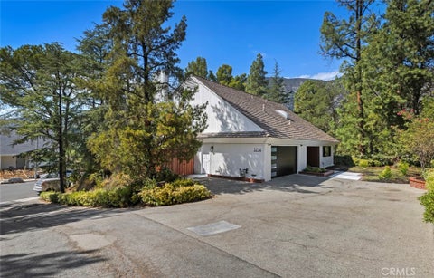 Photo of 5714 Alder Ridge Drive, La Canada Flintridge, CA 91011 (MLS # OC26191200)