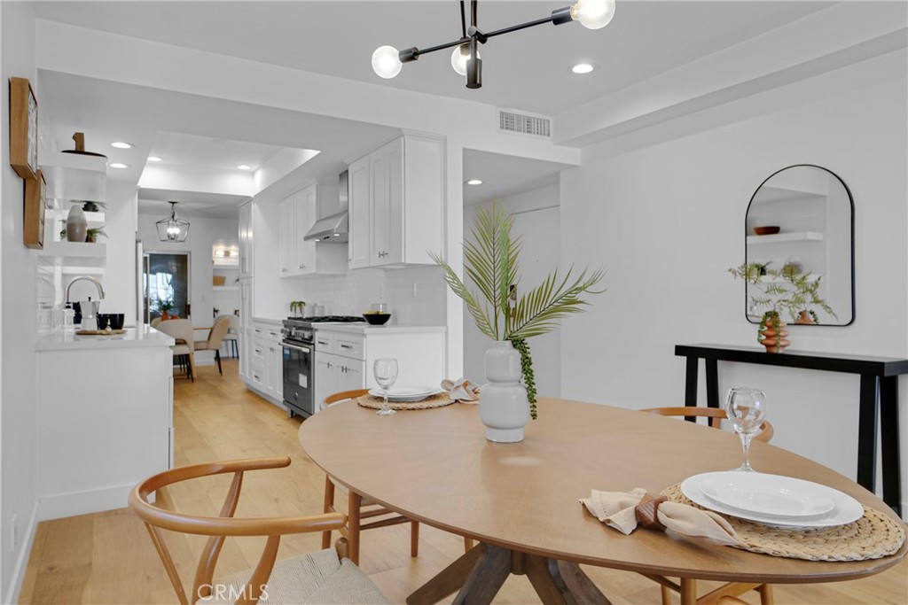 1871 Greenfield Avenue 102