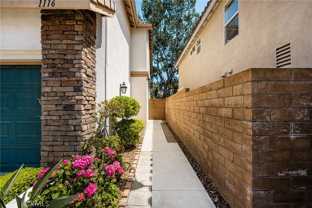 1116 Moreno Way