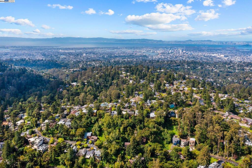 MONTCLAIR HILLS - Land