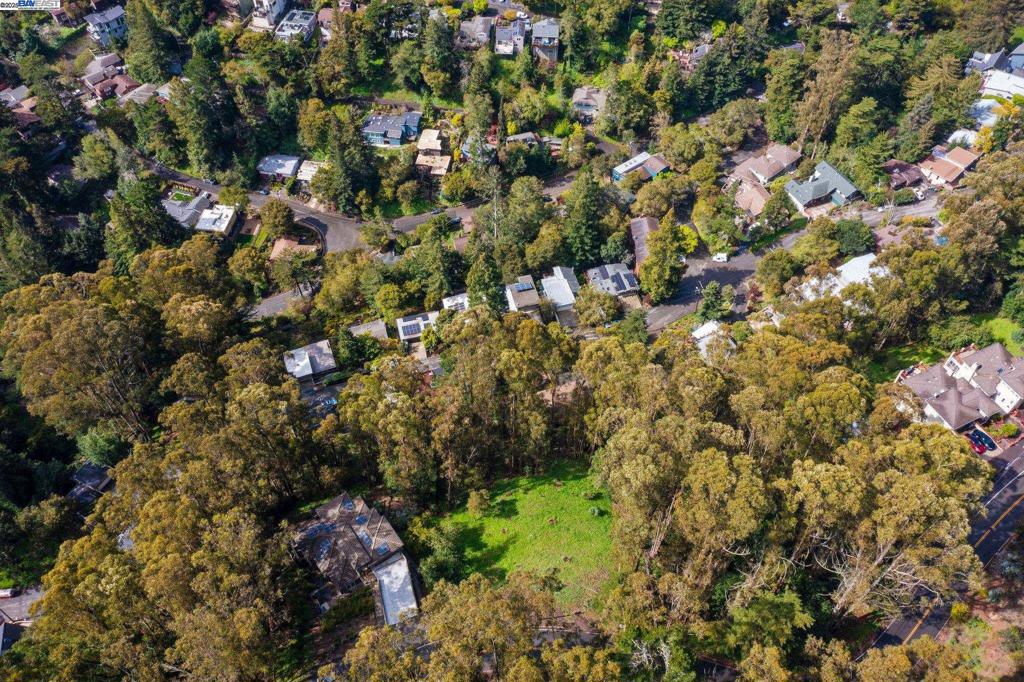 MONTCLAIR HILLS - Land