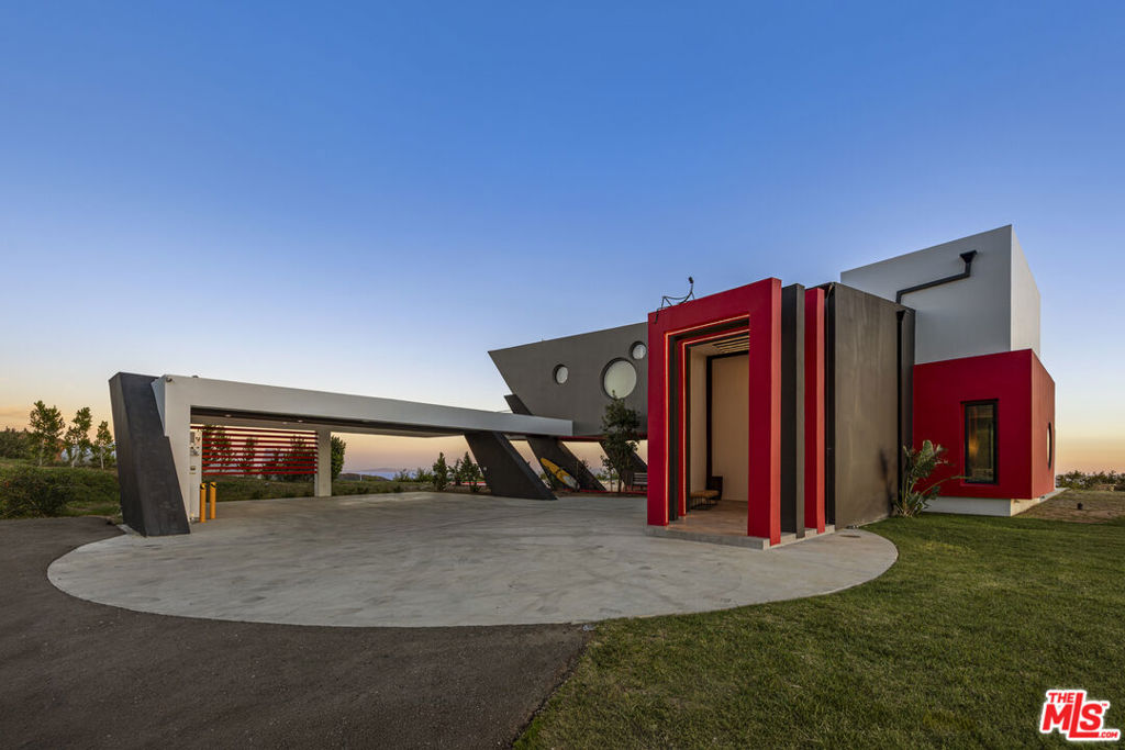 2514 Cayman Road