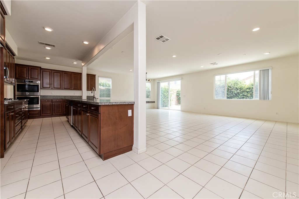 3683 S Grower Avenue