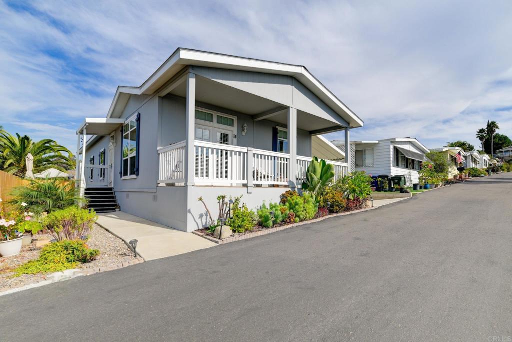 718 Sycamore Avenue #14