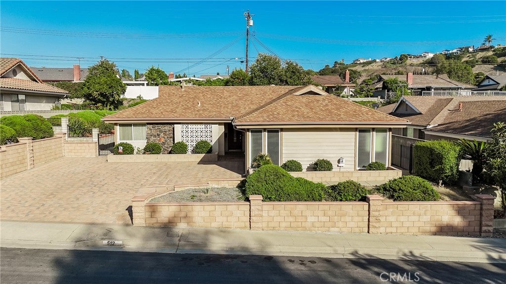512 Ladera