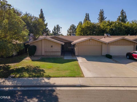 Photo of 1419 Thunderbird Street, Bakersfield, CA 93309 (MLS # V1-39251)