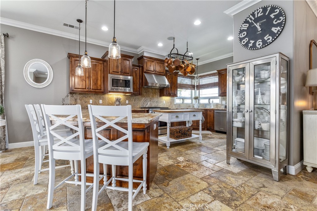 98 Nutwood Circle