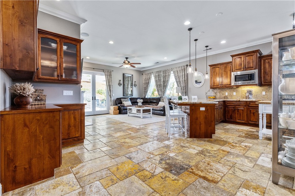 98 Nutwood Circle