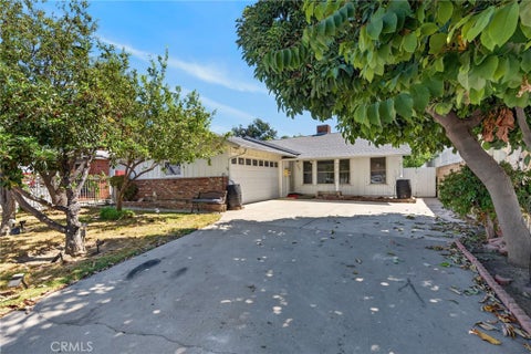 Photo of 7238 Balcom Avenue, Reseda, CA 91335 (MLS # SR26184451)