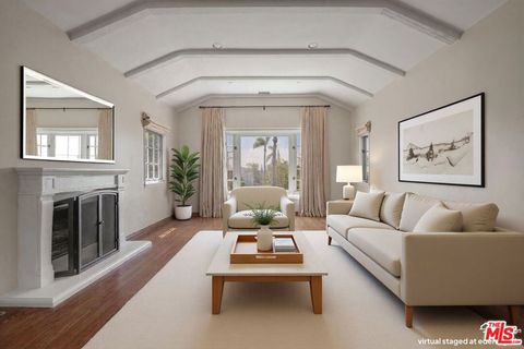 Photo of 10707 Wellworth Avenue, Los Angeles, CA 90024 (MLS # 26833405)