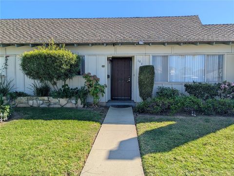 Photo of 200 W 37th St, Long Beach, CA 90807 (MLS # PV26054605)