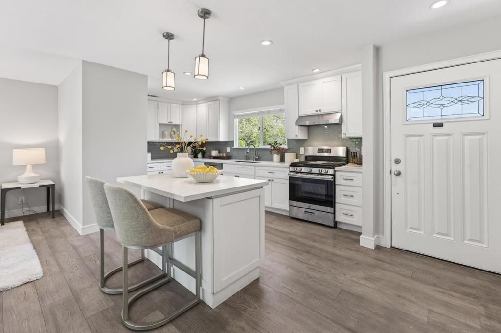 Photo of 5657 Rotterdam Lane, San Jose, CA 95118 (MLS # ML82040221)