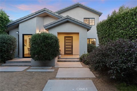 Photo of 4036 Moore St ST, Los Angeles, CA 90066 (MLS # SR26116336)