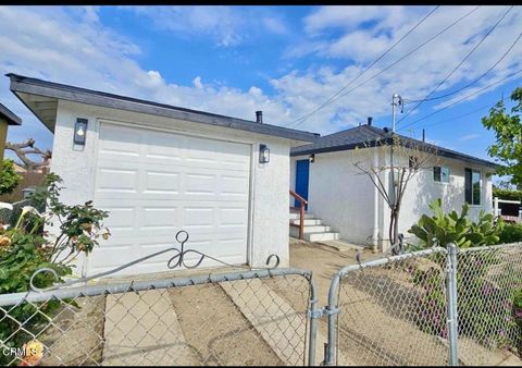 Tiny photo for 403 E 2nd Street, Oxnard, CA 93030 (MLS # V1-32996)