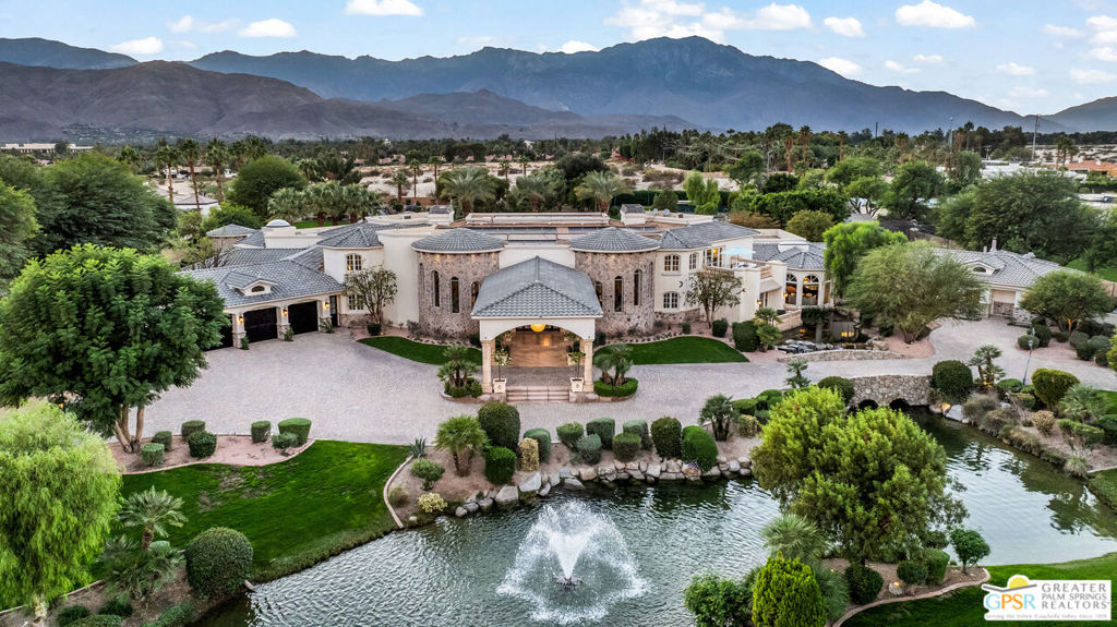 1 Saint Petersburg Court