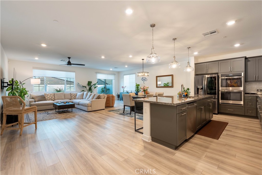 565 Hudson Way