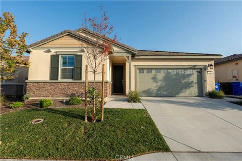 Photo of 565 Hudson Way, Rialto, CA 92377 (MLS # CV26144951)