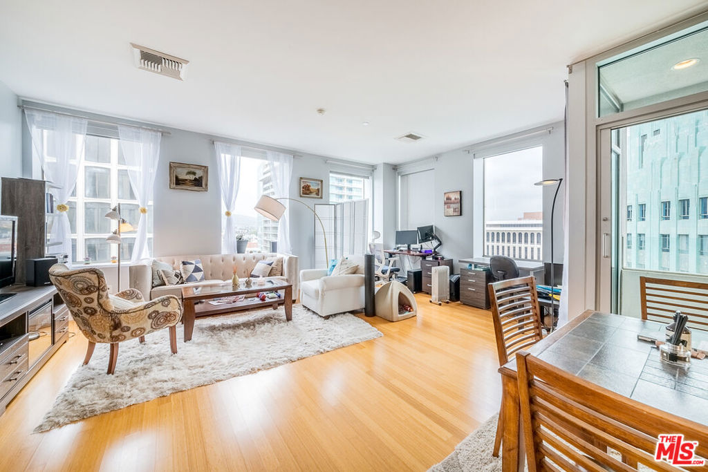 3810 Wilshire Boulevard 1105