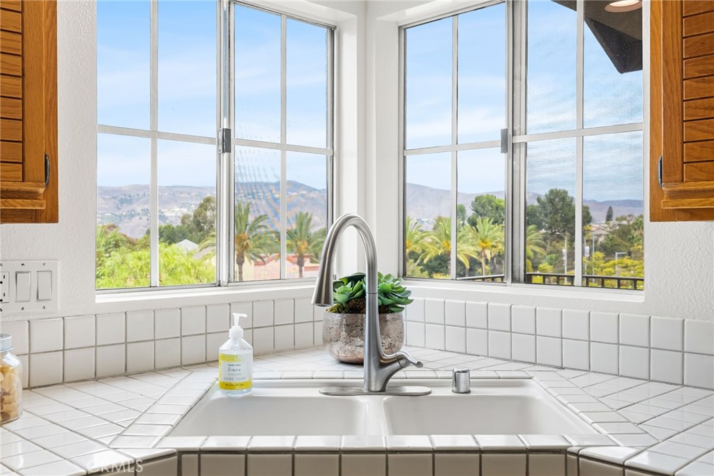 Laurelwood (LRWD) - Residential