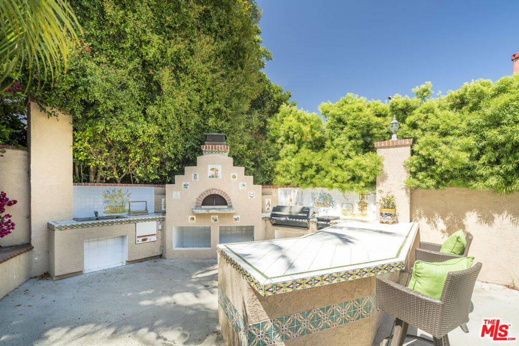 Photo of 7036 Grasswood Avenue, Malibu, CA 90265 (MLS # 25599615)