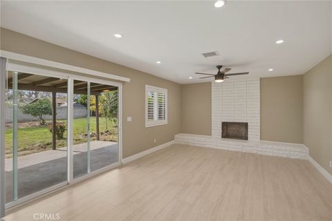 5874 Olive Rialto CA 92377