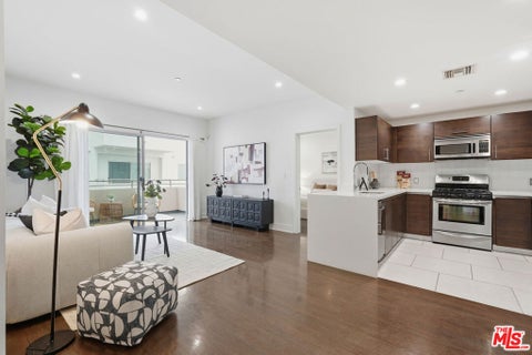 Photo of 1700 Sawtelle Boulevard #219, Los Angeles, CA 90025 (MLS # 26986015)