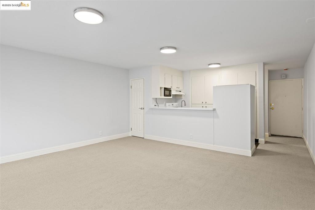 360 Vernon St 216