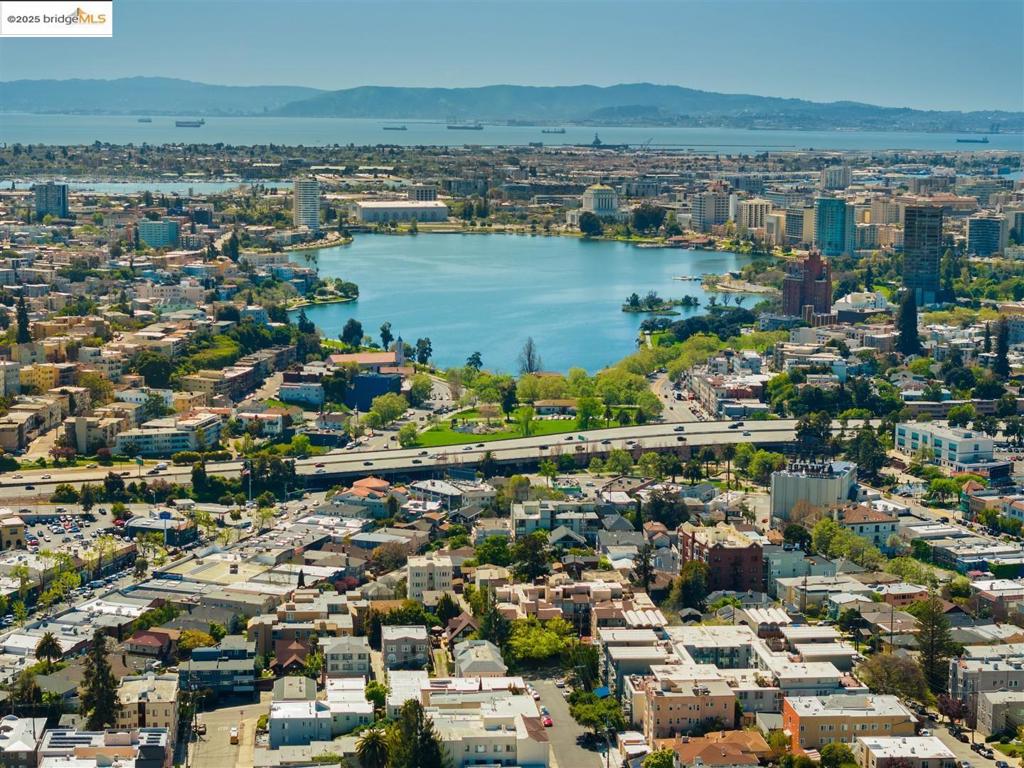 OAKLAND - Residential