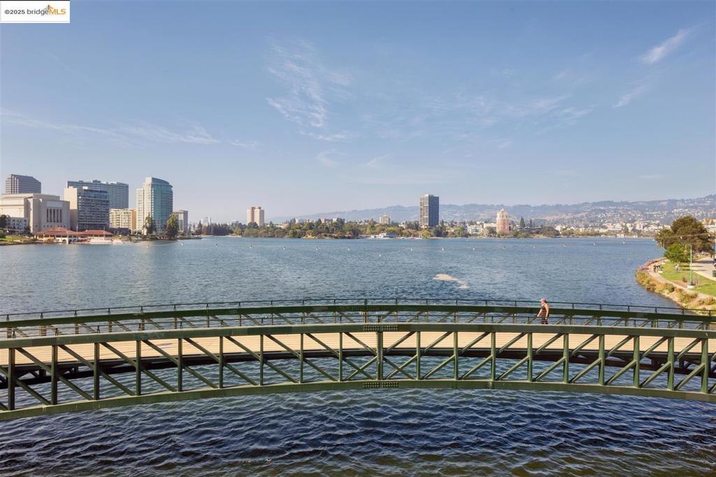 OAKLAND - Residential