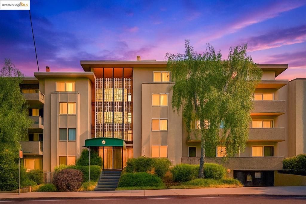 Photo of 360 Vernon St #216, Oakland, CA 94610 (MLS # 41115425)