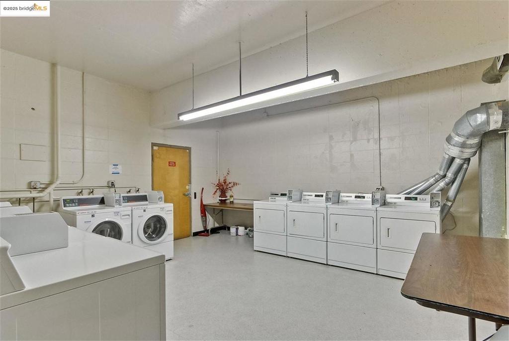OAKLAND - Residential