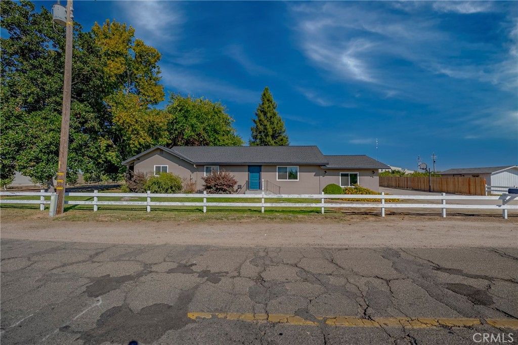 Photo of 8320 Liberty Ave, Winton, CA 95388 (MLS # MC25245922)