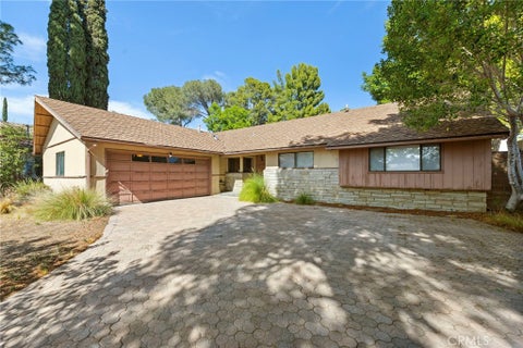 Photo of 12324 Woodley AVE, Granada Hills, CA 91344 (MLS # SR26210680)