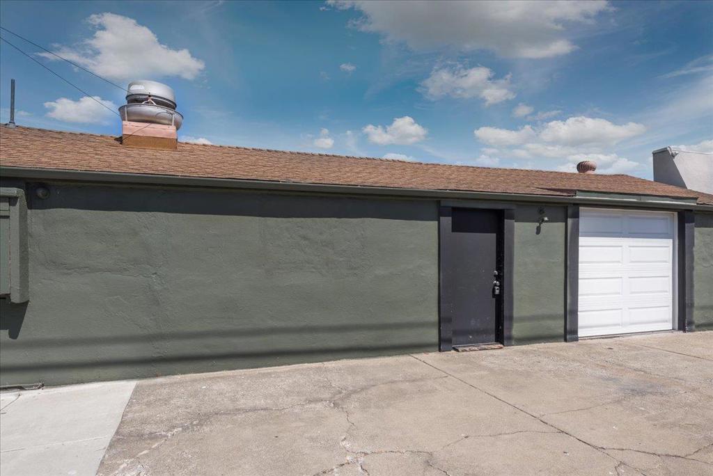 1443 Bayport Avenue